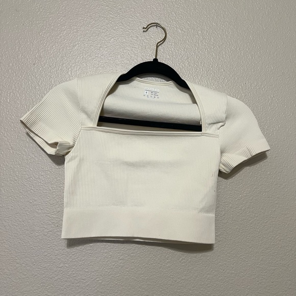 Cream Crop Top - Picture 2 of 4